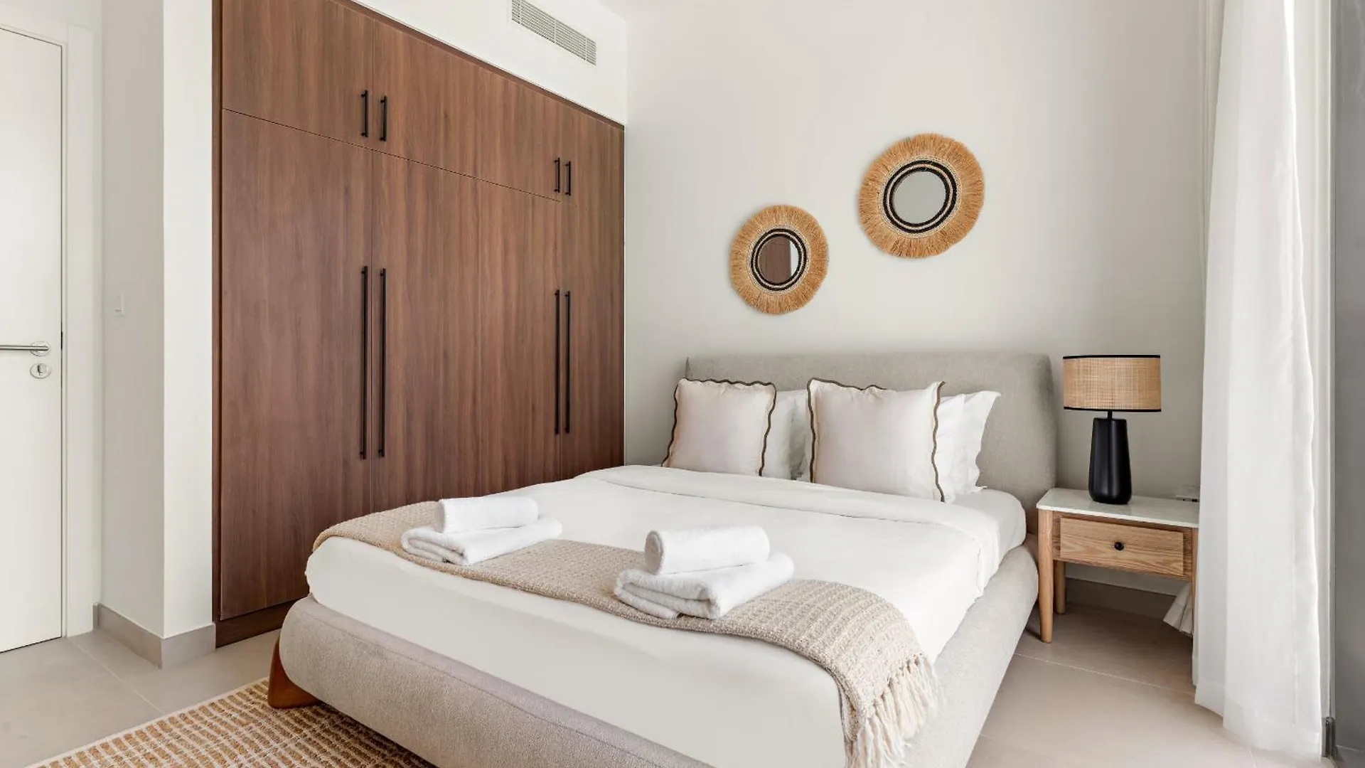 Vayk - Modern 2Bd With Pool View In Town Square Apartment Dubai United Arab Emirates