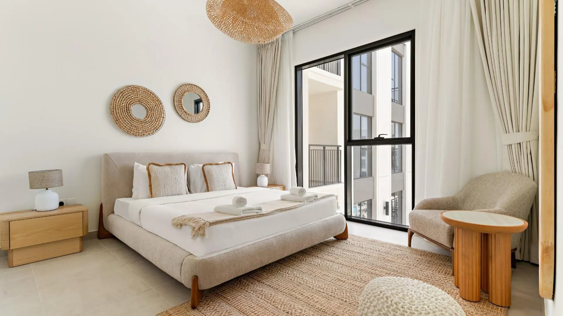 Vayk - Modern 2Bd With Pool View In Town Square Apartment Dubai