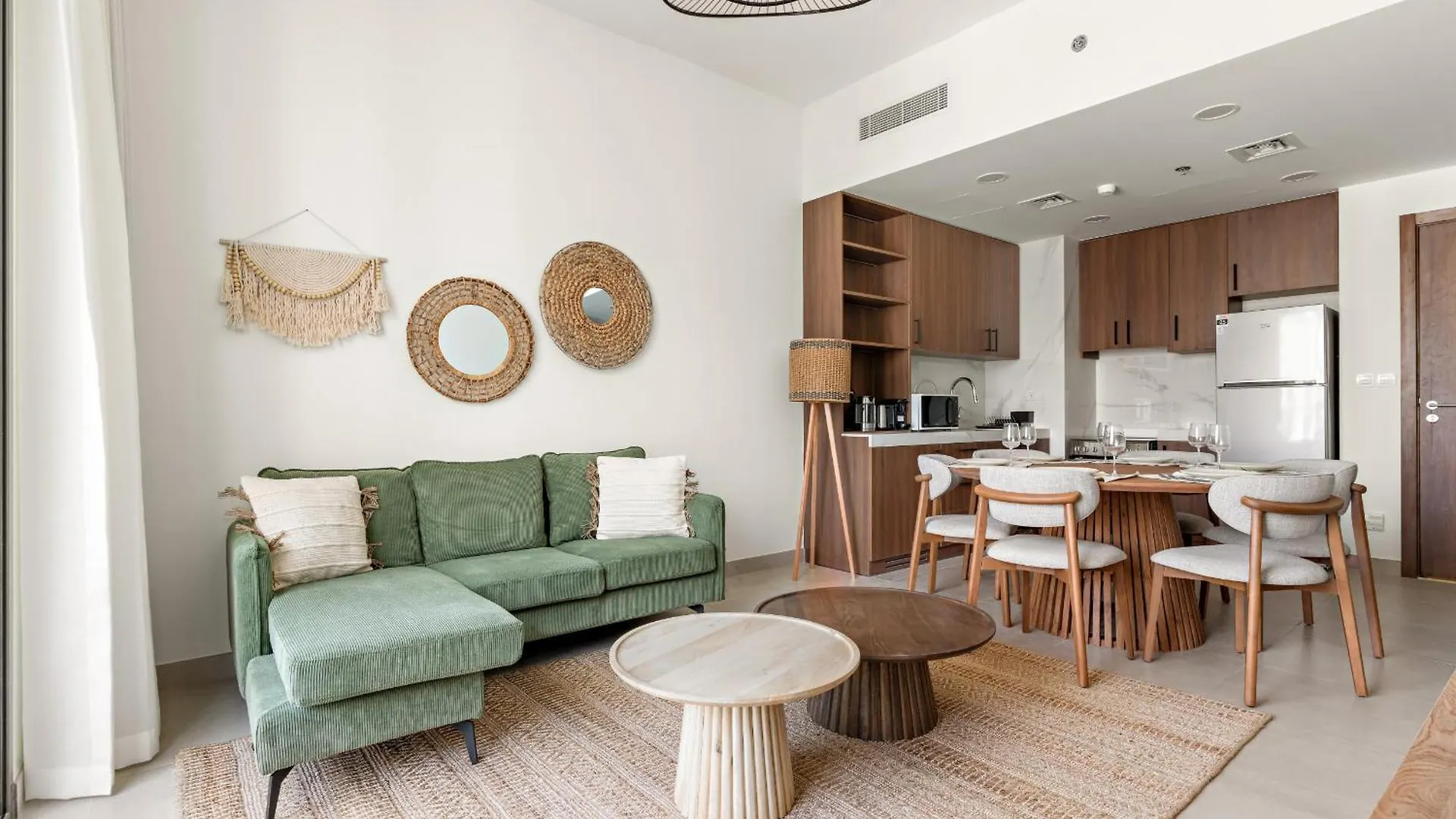 Vayk - Modern 2Bd With Pool View In Town Square Apartment Dubai